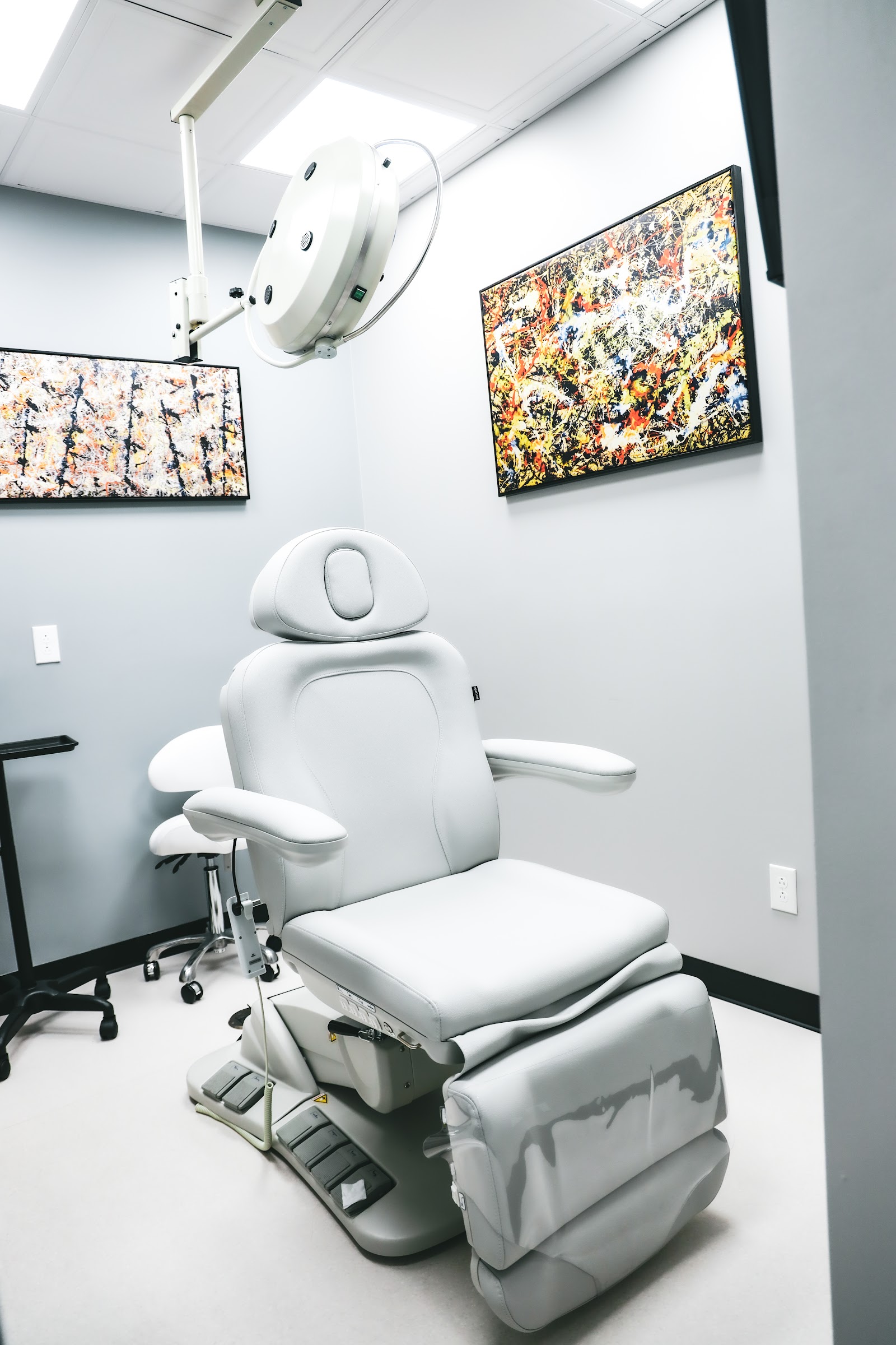 Evolutions MedSpa treatment room for body contouring consultation